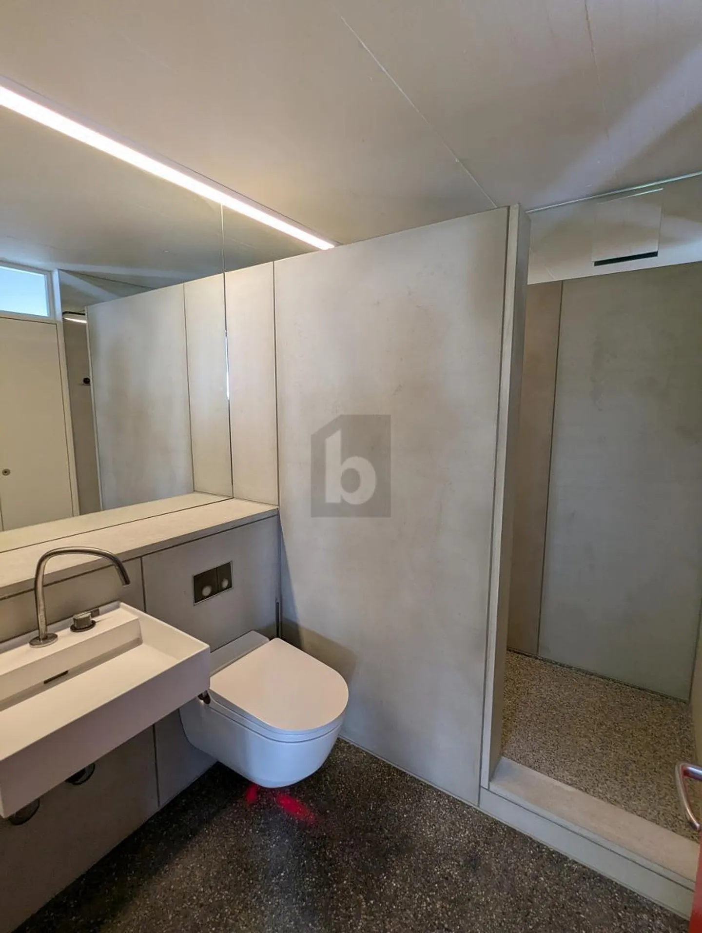 Attique à louer - Photo 3 sur 6