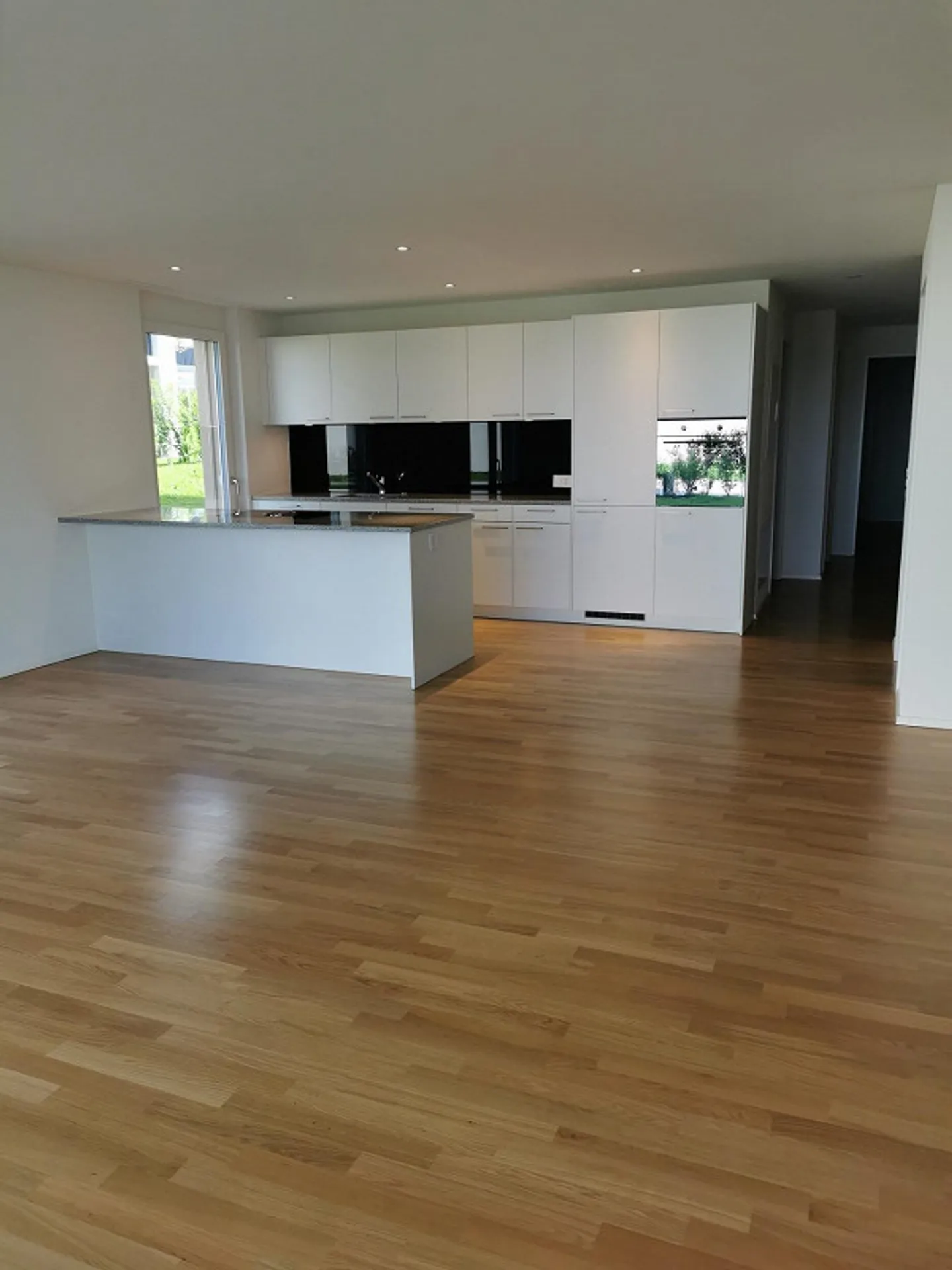 Modern ground floor apartment with large terrace near Lake Constance - Photo 2 of 11