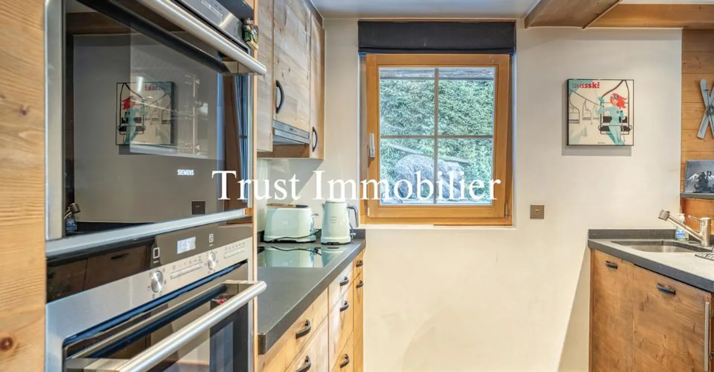 4009. Magnificent Apartment in a Prestigious Residence - Photo 3 of 11