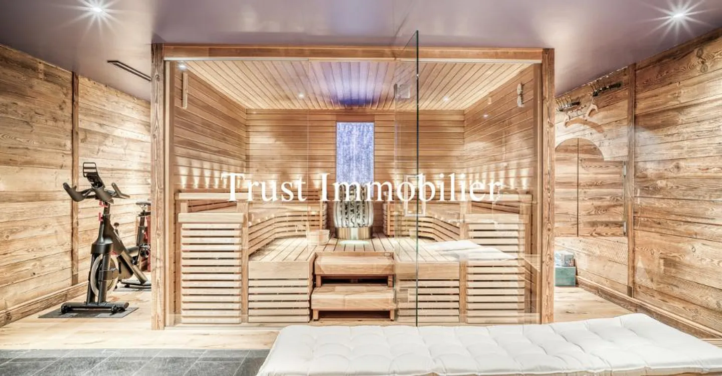 4009. Magnificent Apartment in a Prestigious Residence - Photo 4 of 11