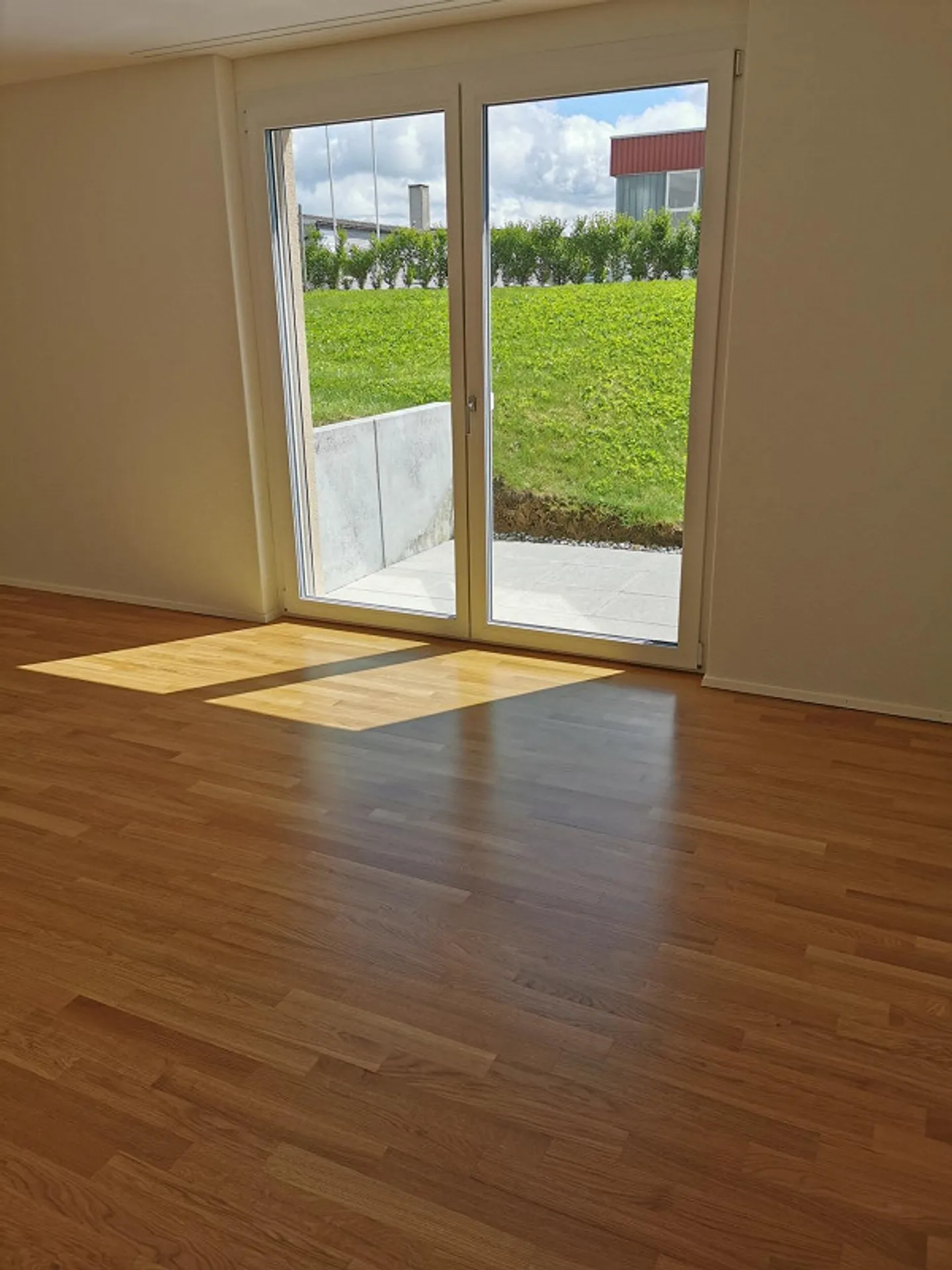 Modern ground floor apartment with large terrace near Lake Constance - Photo 7 of 11