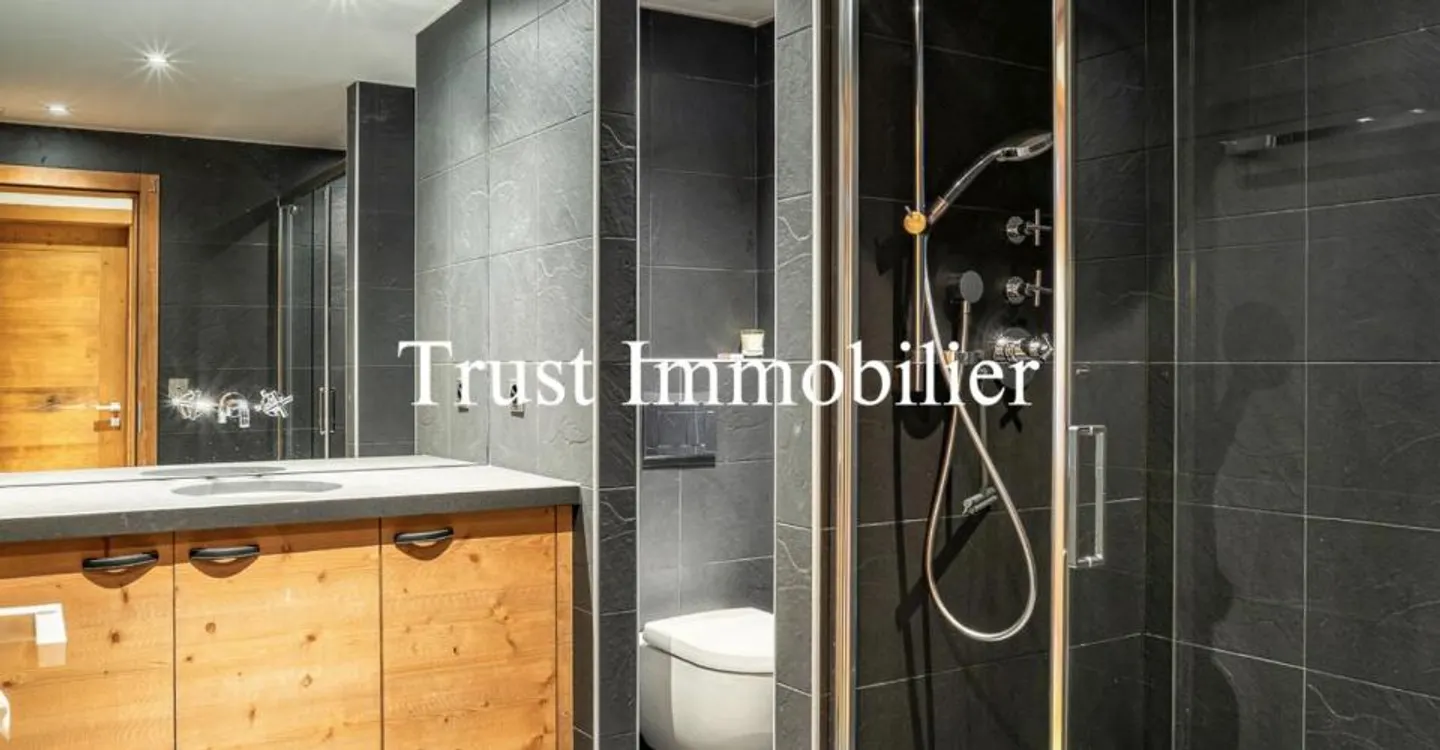 4009. Magnificent Apartment in a Prestigious Residence - Photo 10 of 11