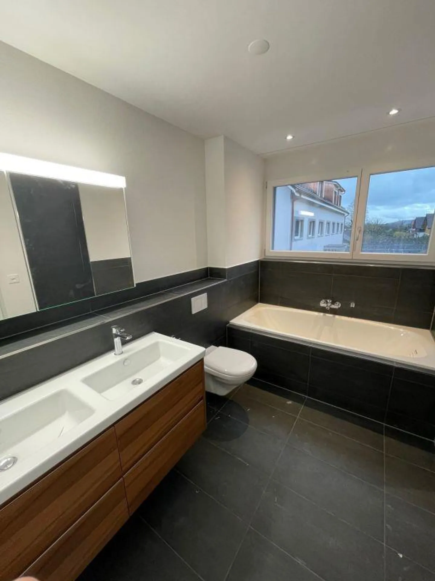 Bellissimo appartamento di 5,5 locali in una posizione idilliaca a 8555 Müllheim - Foto 10 di 11