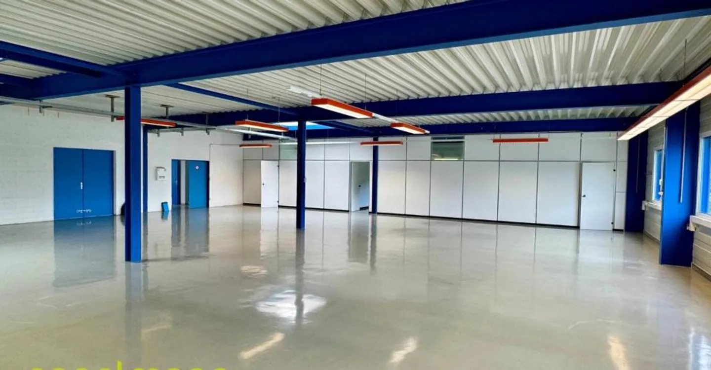 Industrial and Commercial Space - Photo 2 of 8