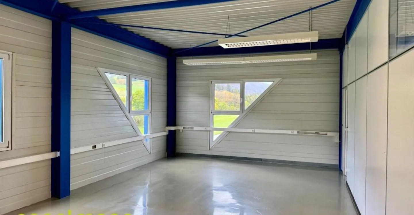 Industrial and Commercial Space - Photo 4 of 8