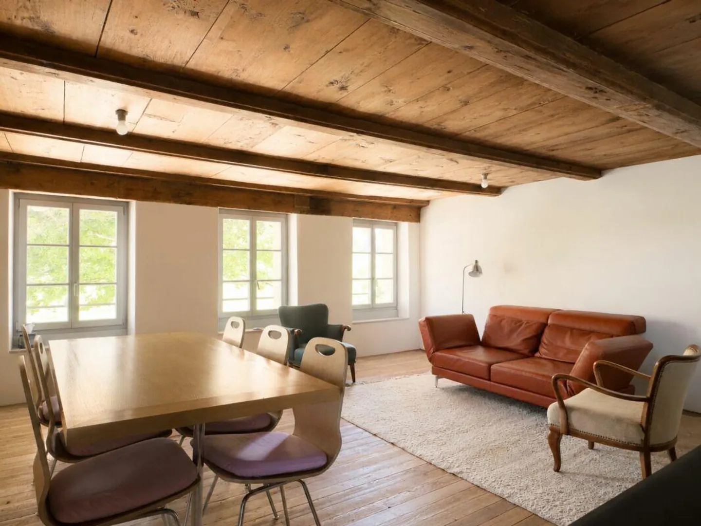 Moderno appartamento duplex di 2,5 stanze con qualità abitativa unica, loggia accogliente, posto auto e varie comodità nel parco del castello - Foto 10 di 30