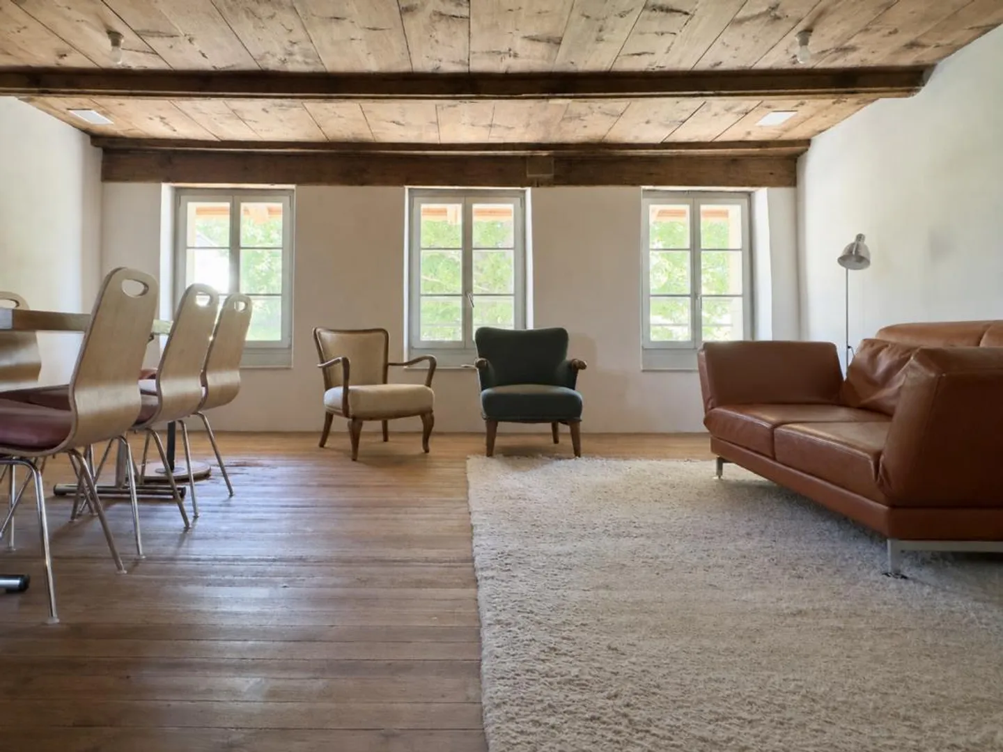 Moderno appartamento duplex di 2,5 stanze con qualità abitativa unica, loggia accogliente, posto auto e varie comodità nel parco del castello - Foto 12 di 30