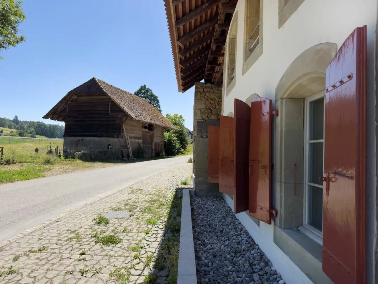 Moderno appartamento duplex di 2,5 stanze con qualità abitativa unica, loggia accogliente, posto auto e varie comodità nel parco del castello - Foto 20 di 30