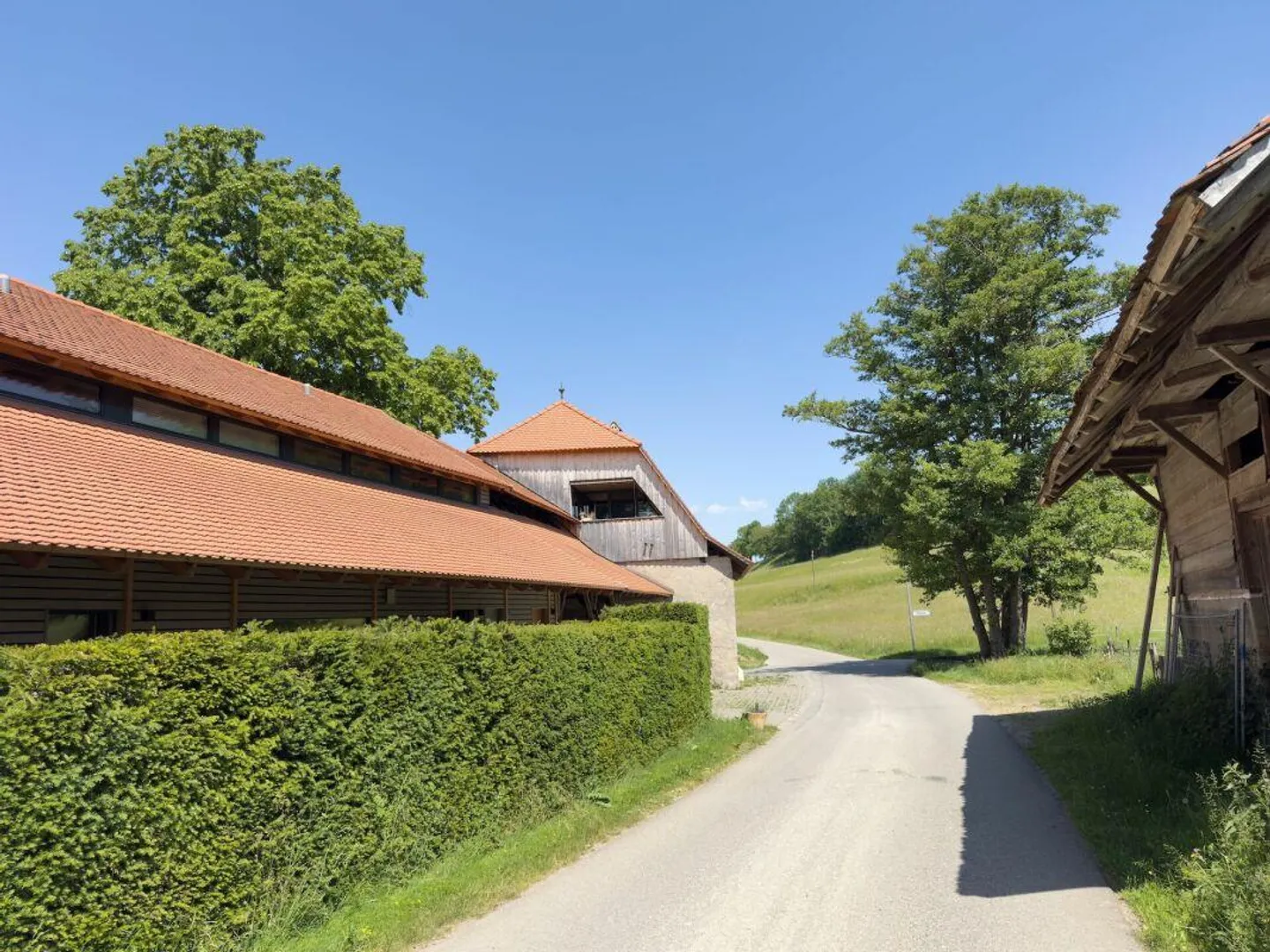 Moderno appartamento duplex di 2,5 stanze con qualità abitativa unica, loggia accogliente, posto auto e varie comodità nel parco del castello - Foto 22 di 30