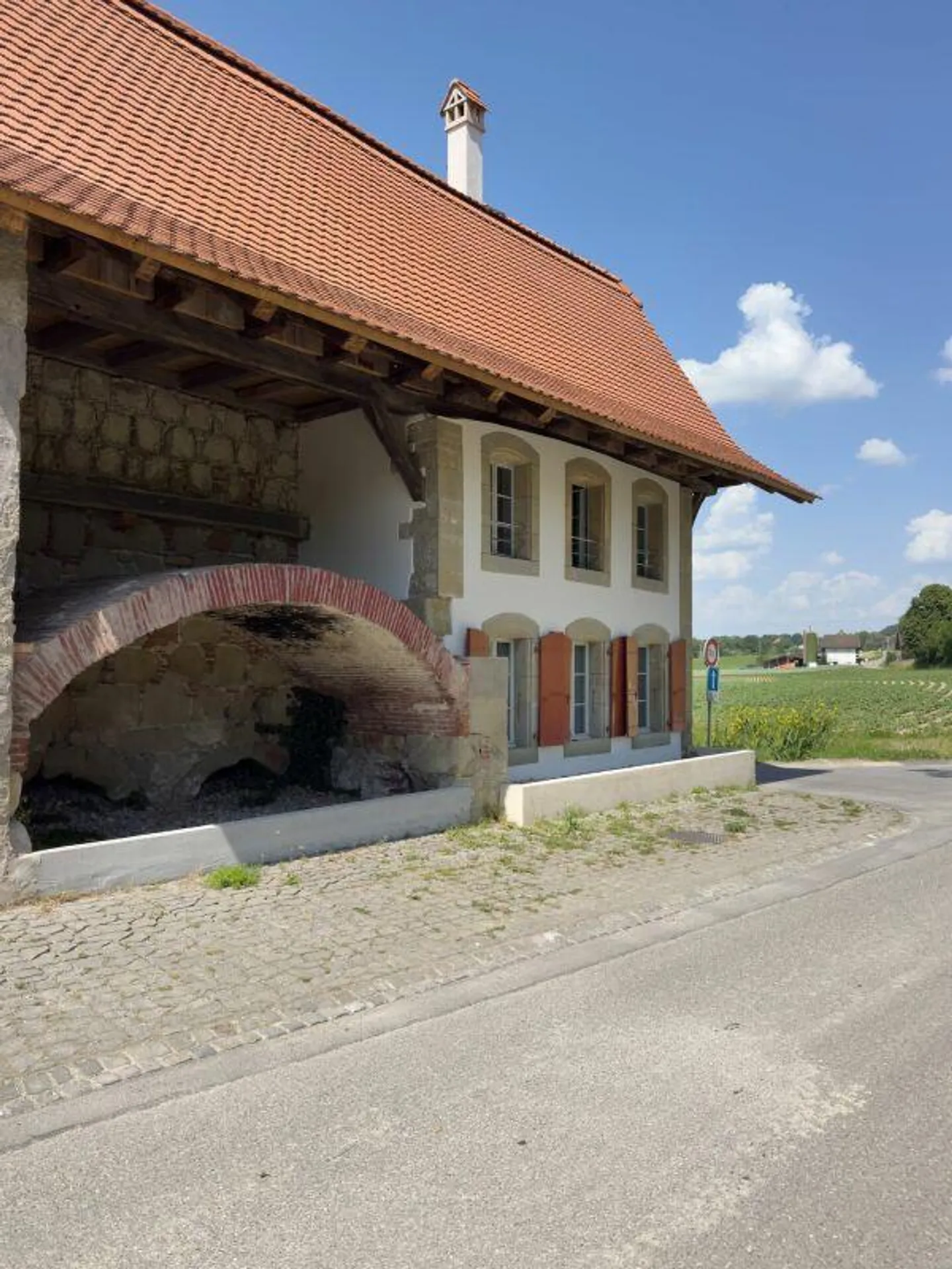 Moderno appartamento duplex di 2,5 stanze con qualità abitativa unica, loggia accogliente, posto auto e varie comodità nel parco del castello - Foto 24 di 30