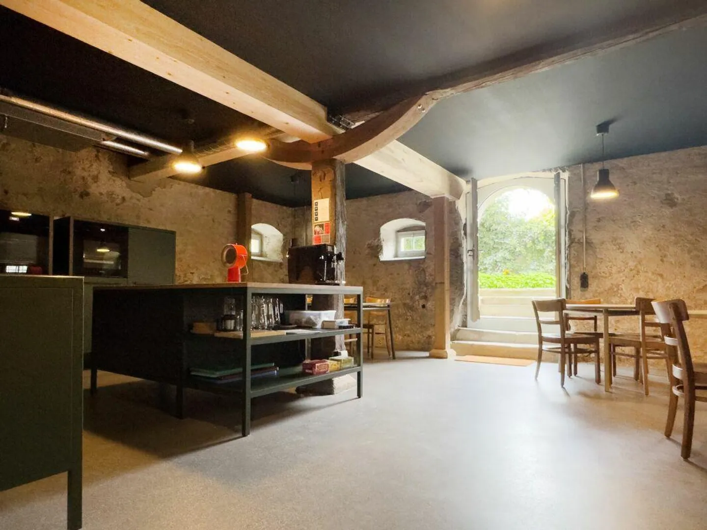 Moderno appartamento duplex di 2,5 stanze con qualità abitativa unica, loggia accogliente, posto auto e varie comodità nel parco del castello - Foto 30 di 30