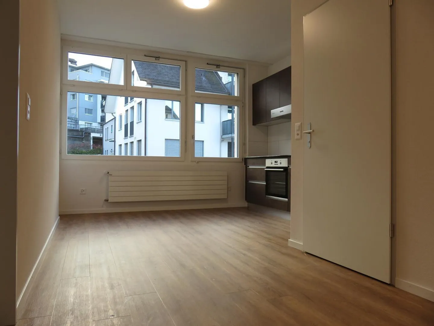 Renovated 2-room apartment in a central location in Küssnacht am Rigi! - Photo 2 of 3