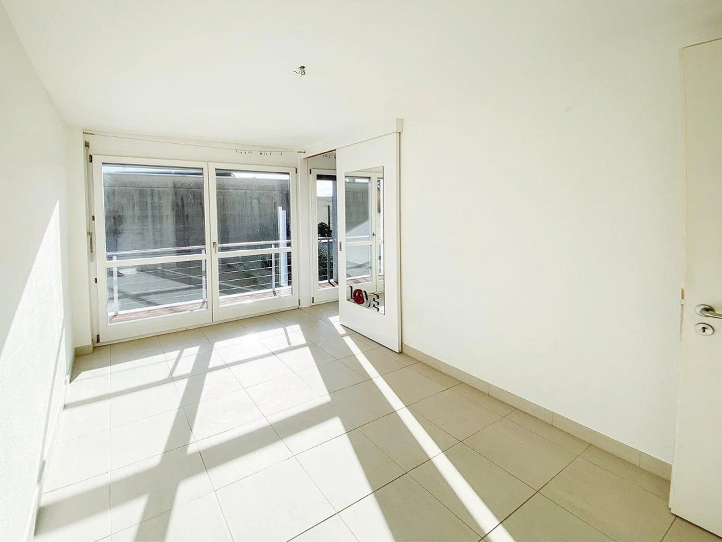 Elegant detached house with garden and swimming pool surrounded by greenery – Minusio - Photo 12 of 30