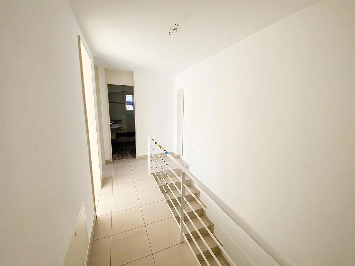 Elegant detached house with garden and swimming pool surrounded by greenery – Minusio - Photo 17 of 30