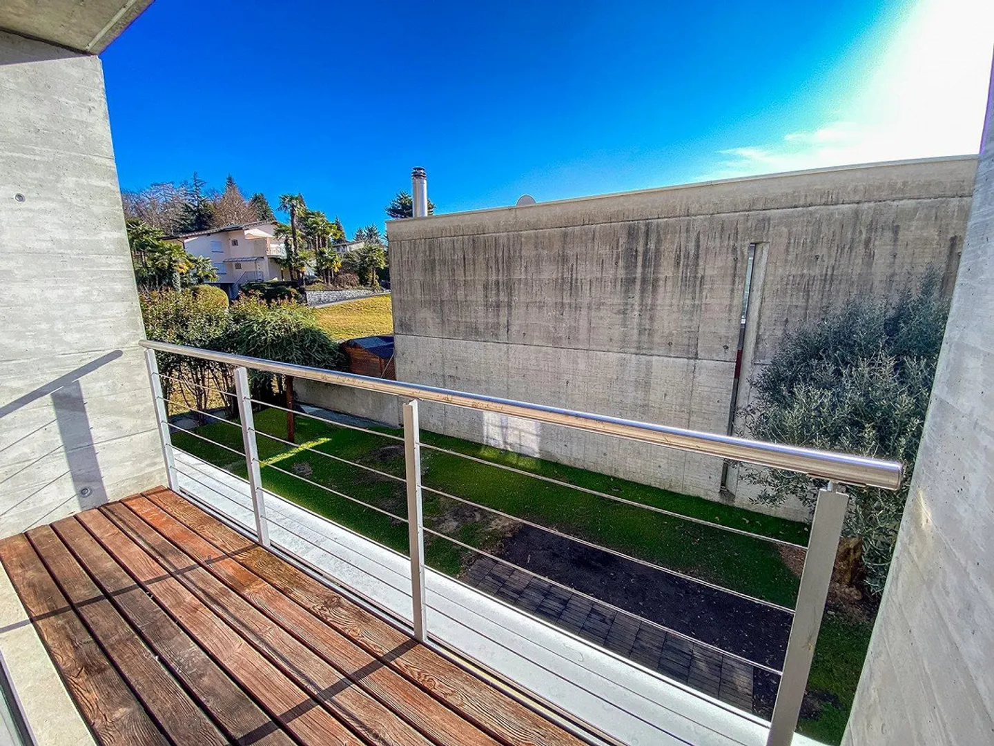 Elegant detached house with garden and swimming pool surrounded by greenery – Minusio - Photo 18 of 30