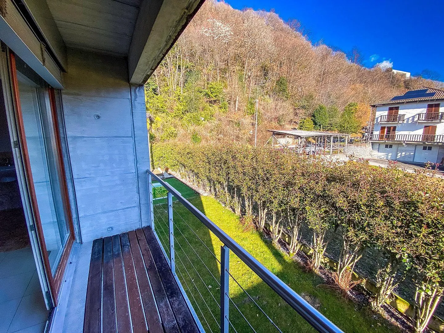 Elegant detached house with garden and swimming pool surrounded by greenery – Minusio - Photo 19 of 30