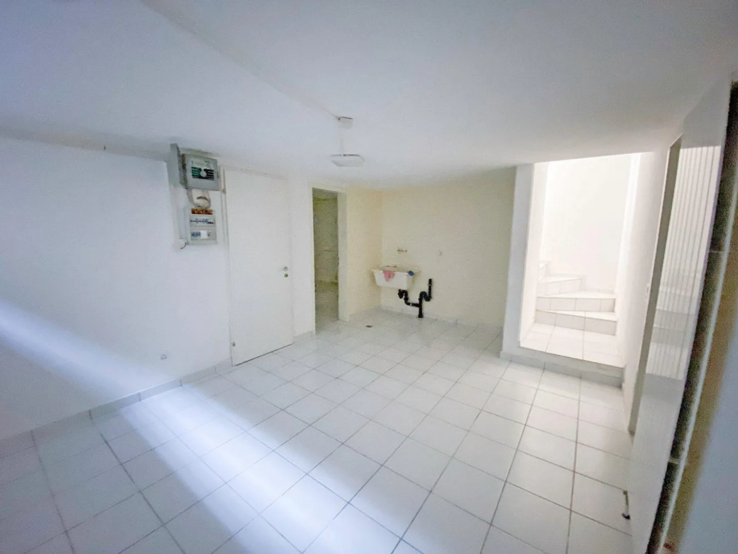 Elegant detached house with garden and swimming pool surrounded by greenery – Minusio - Photo 26 of 30