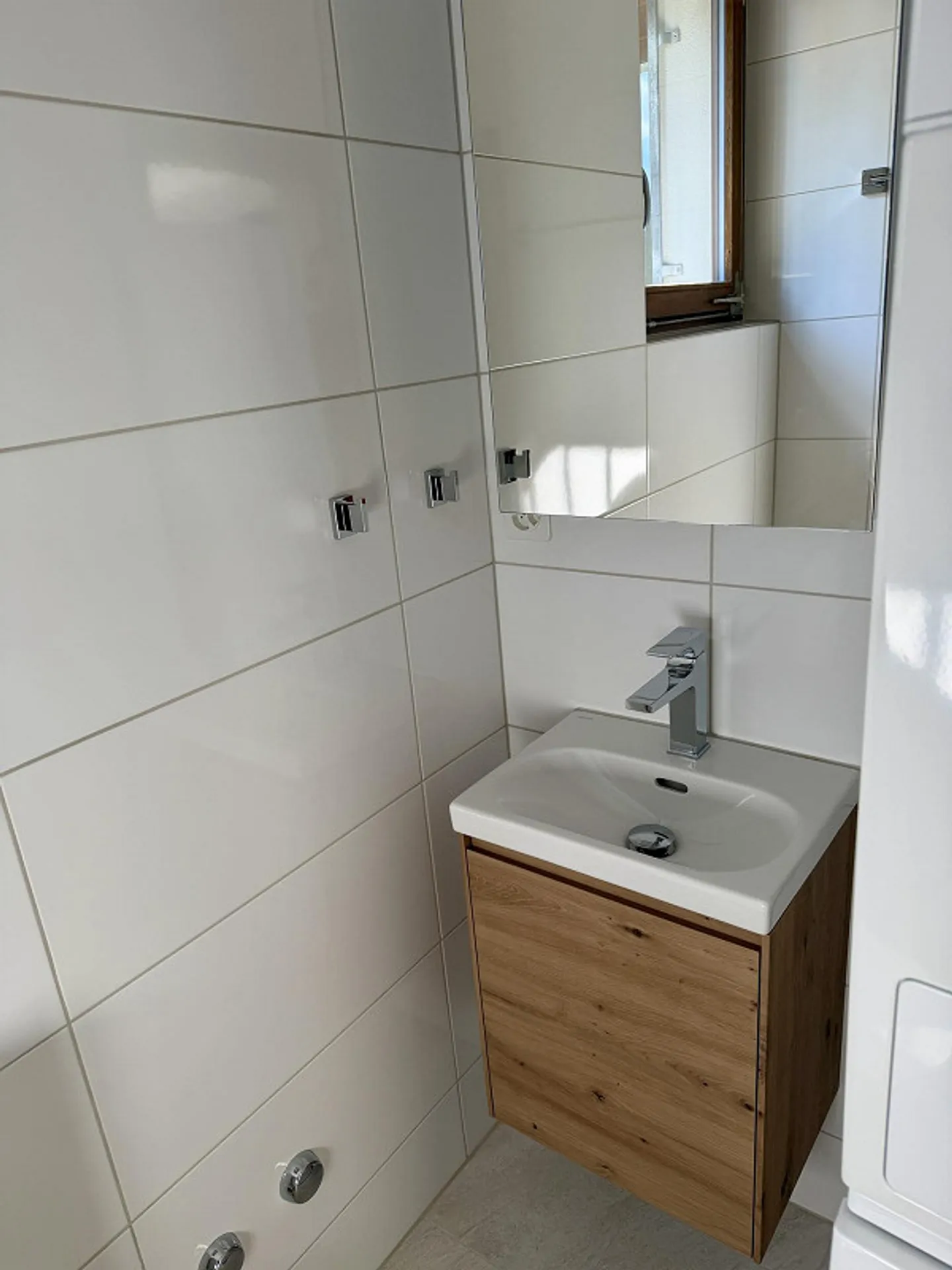 Première occupation loft de style 3.5 pièces (105 m2) avec piscine, jardin et vue panoramique - Photo 18 sur 23