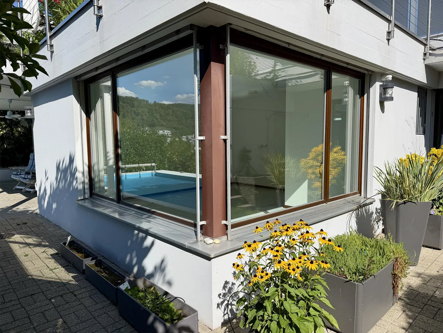Première occupation loft de style 3.5 pièces (105 m2) avec piscine, jardin et vue panoramique - Photo 21 sur 23