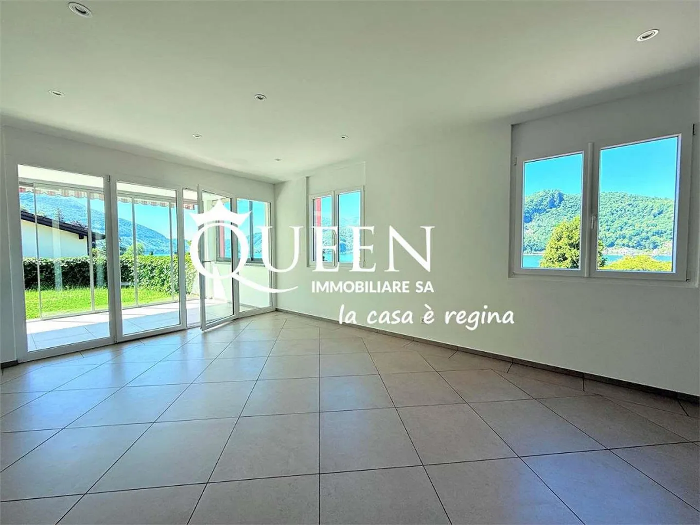 Carabietta : Villa avec 5,5 pièces, 200 m², avec vue sur le lac, résidence en deuxième ligne - Photo 4 sur 13