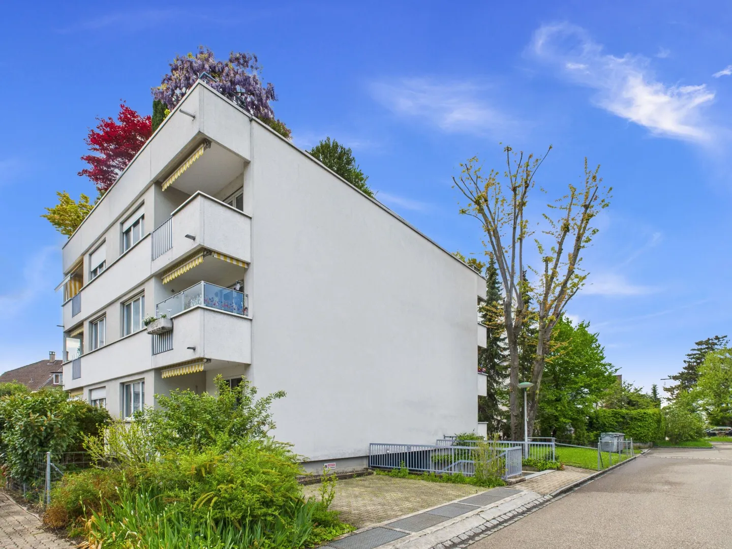 Cozy 3.5-Room Apartment with Garden - Photo 1 of 13