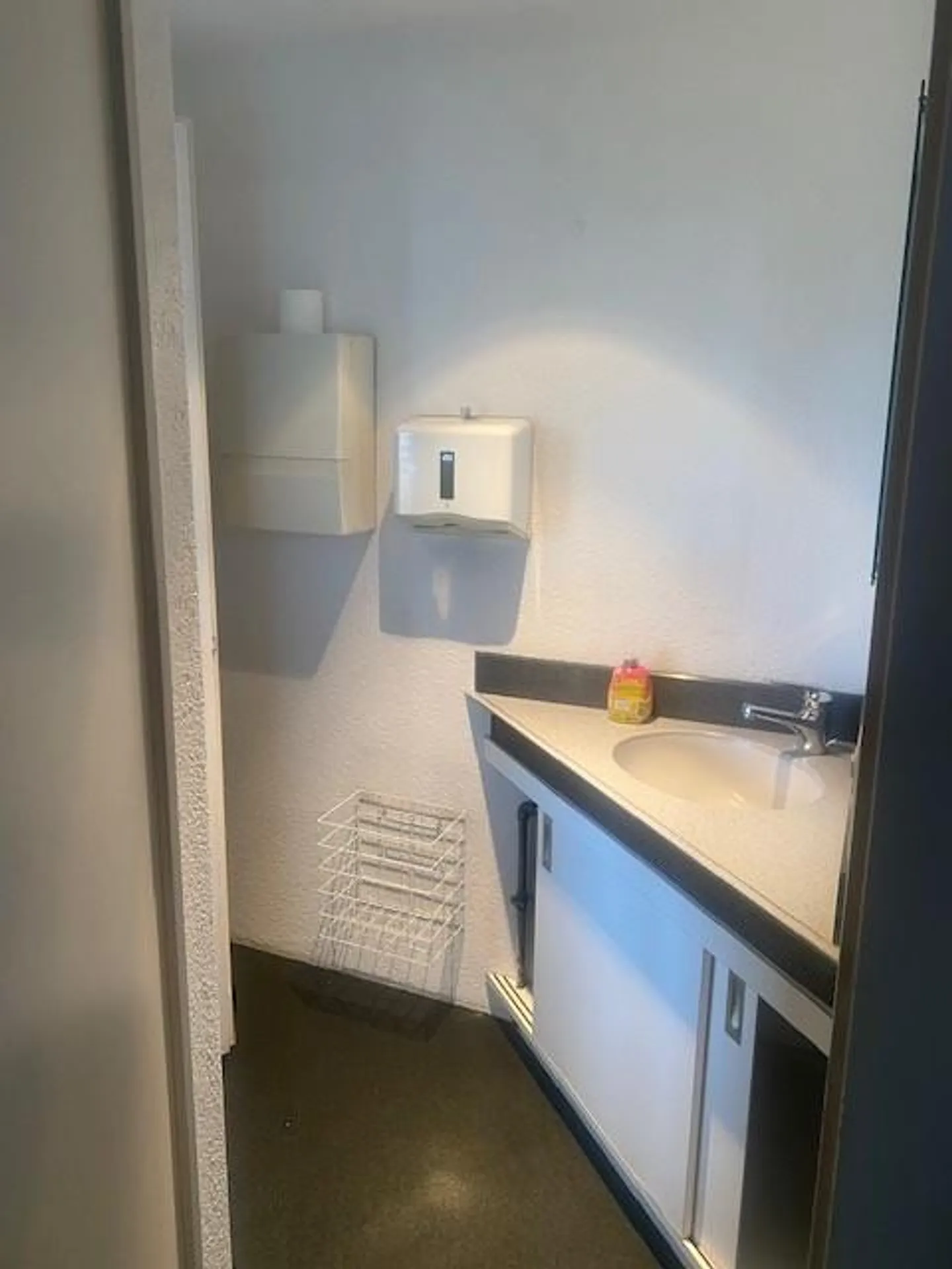 Versatile Commercial Office Spaces on Galgenfeldweg in Bern - Photo 13 of 13