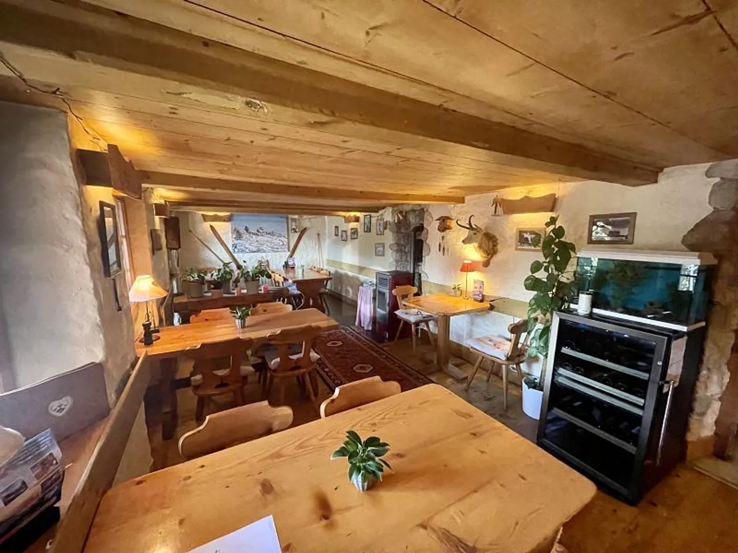 SPLENDIDO CHALET RISTORANTE CON APPARTAMENTO - Foto 2 di 6