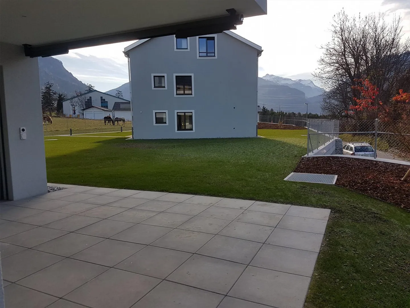 Appartamento moderno e luminoso di 3,5 locali in una posizione tranquilla - Foto 2 di 8