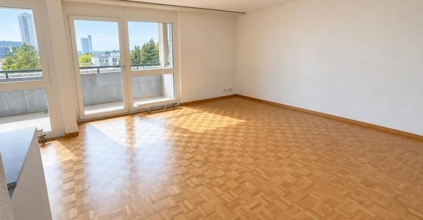 Appartement 3.5 pièces fraîchement rénové à Ostermundigen - Photo 2 sur 9