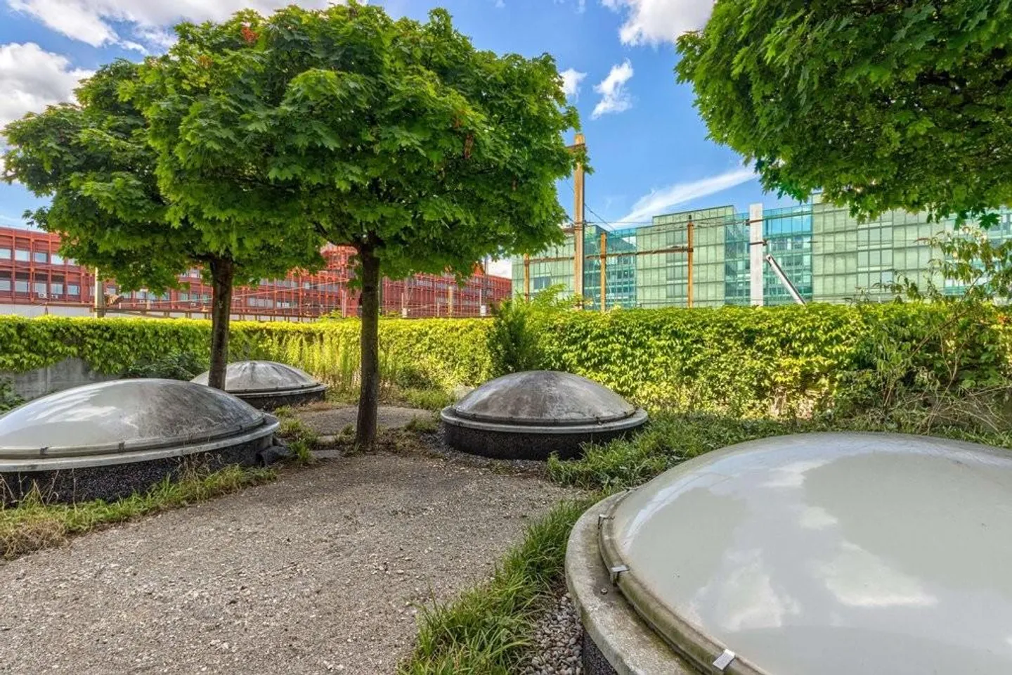 Modern office space near SBB train station with attractive outdoor area - Photo 4 of 10