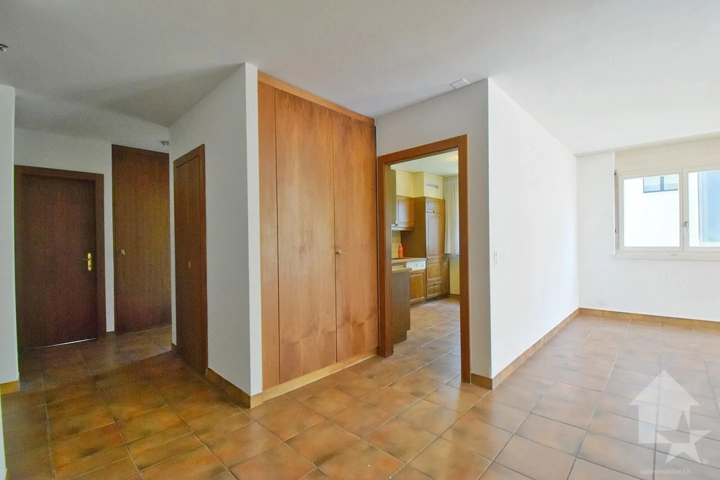 Appartamento ristrutturato di 4,5 stanze con un box e un posto auto esterno - Foto 7 di 16