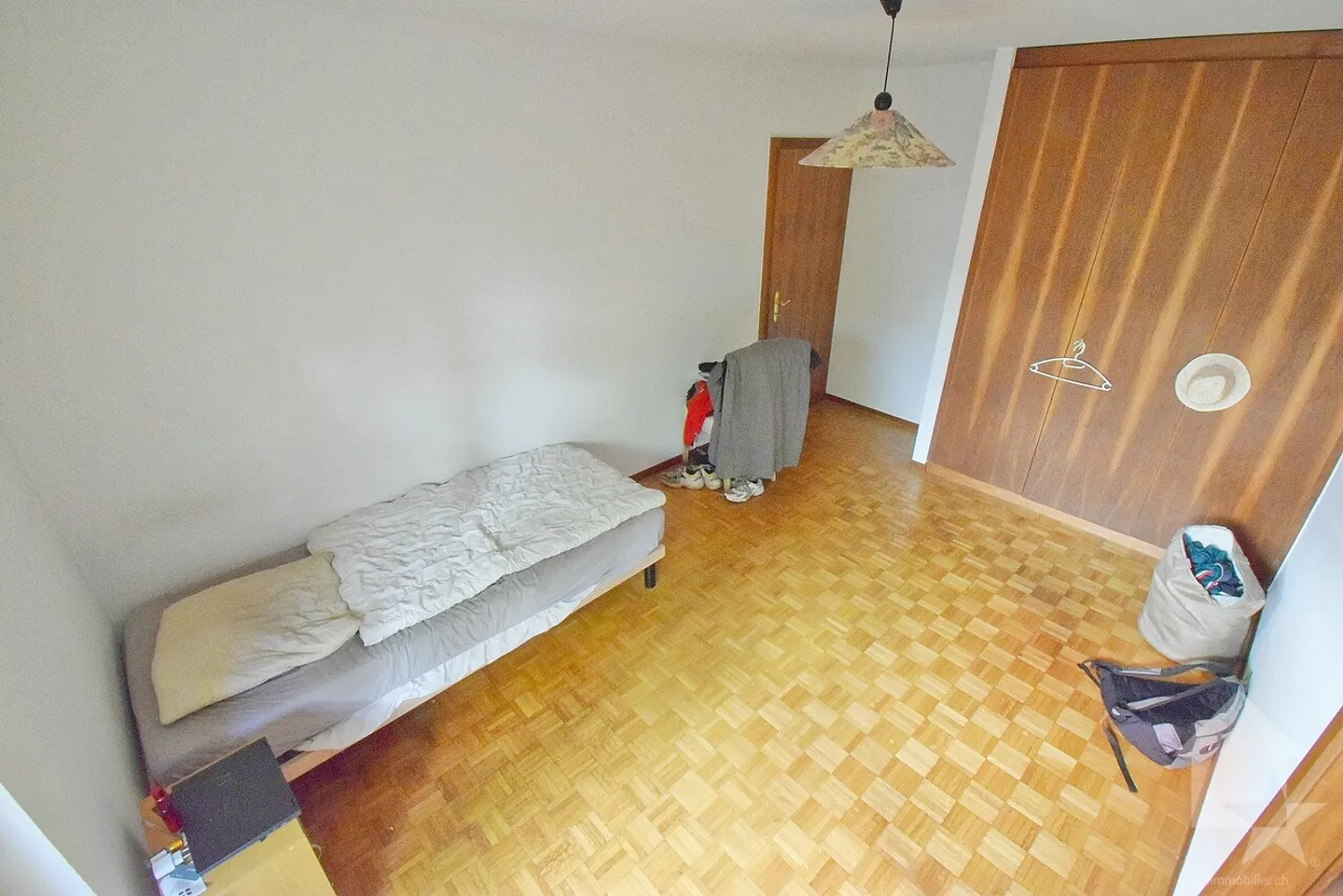 Appartamento ristrutturato di 4,5 stanze con un box e un posto auto esterno - Foto 10 di 16