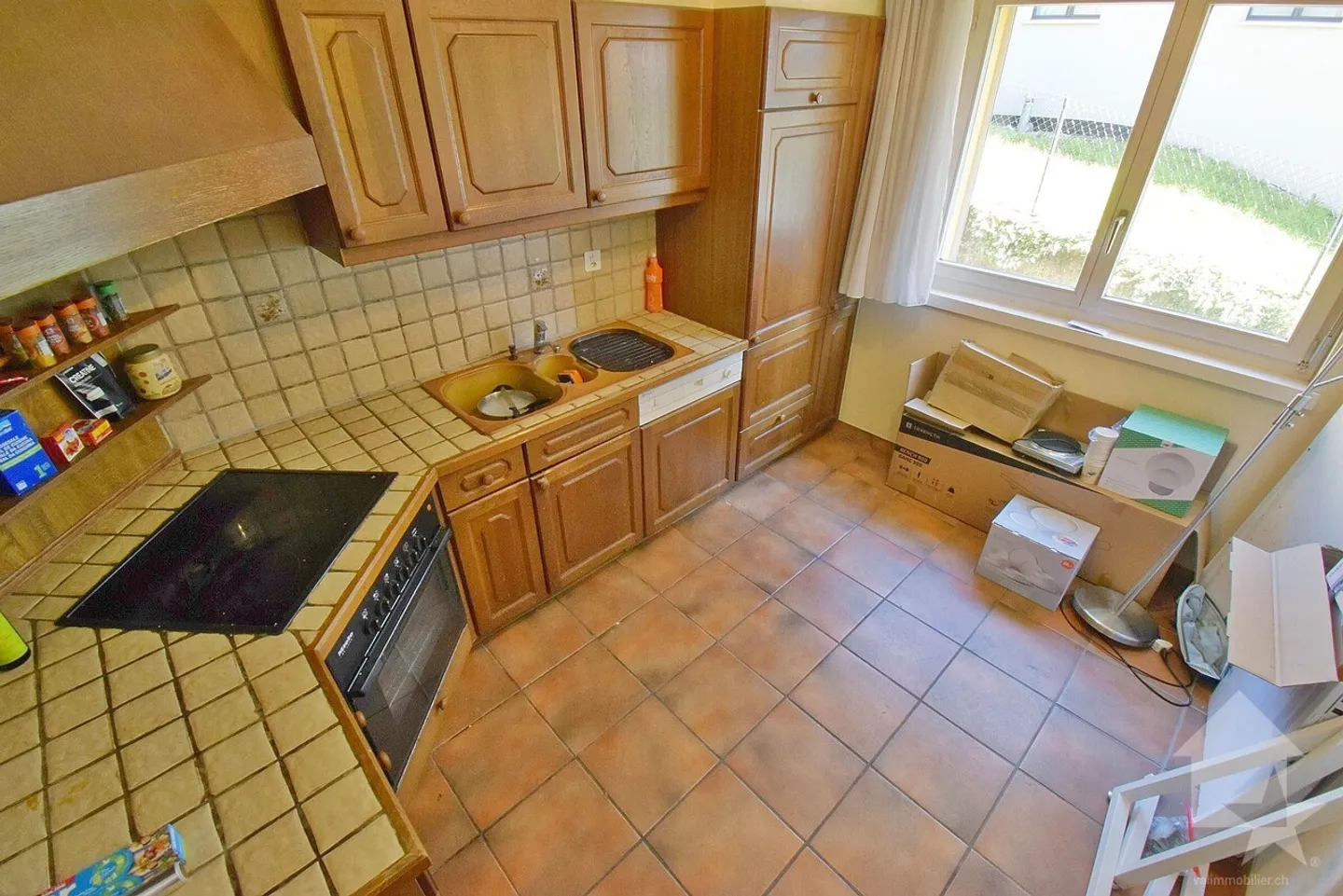 Appartamento ristrutturato di 4,5 stanze con un box e un posto auto esterno - Foto 8 di 16