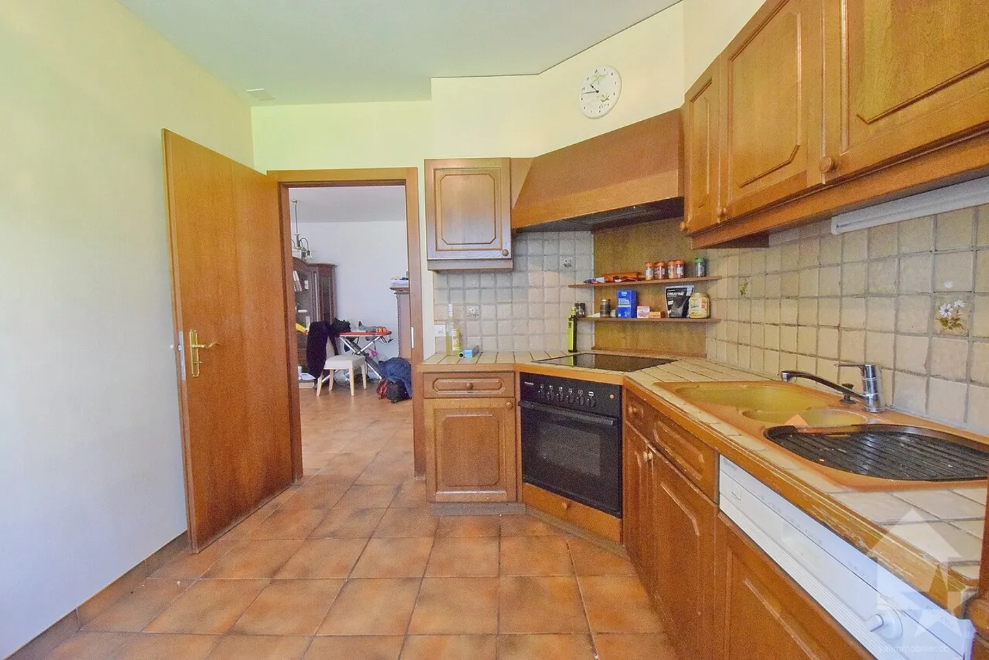 Appartamento ristrutturato di 4,5 stanze con un box e un posto auto esterno - Foto 9 di 16