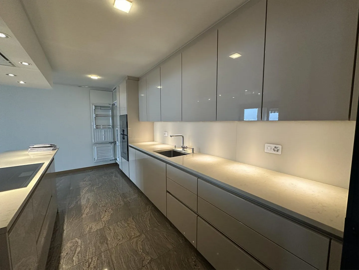 Appartamento esclusivo con vista panoramica sul lago di Lugano - Foto 3 di 17