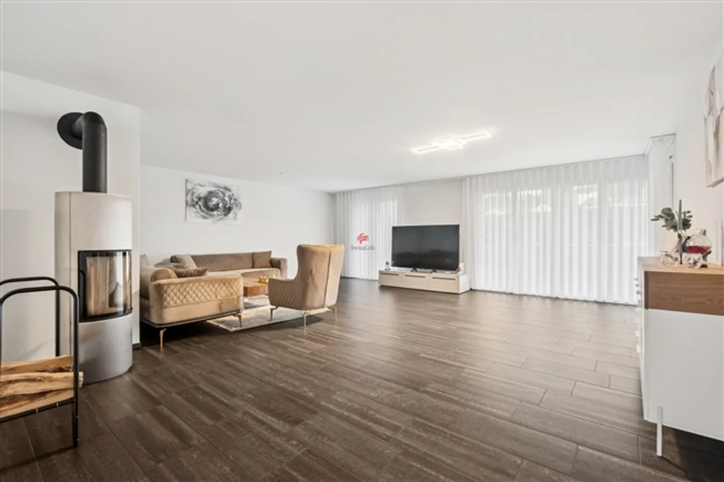 A Home to Arrive and Feel Good - Photo 2 of 10