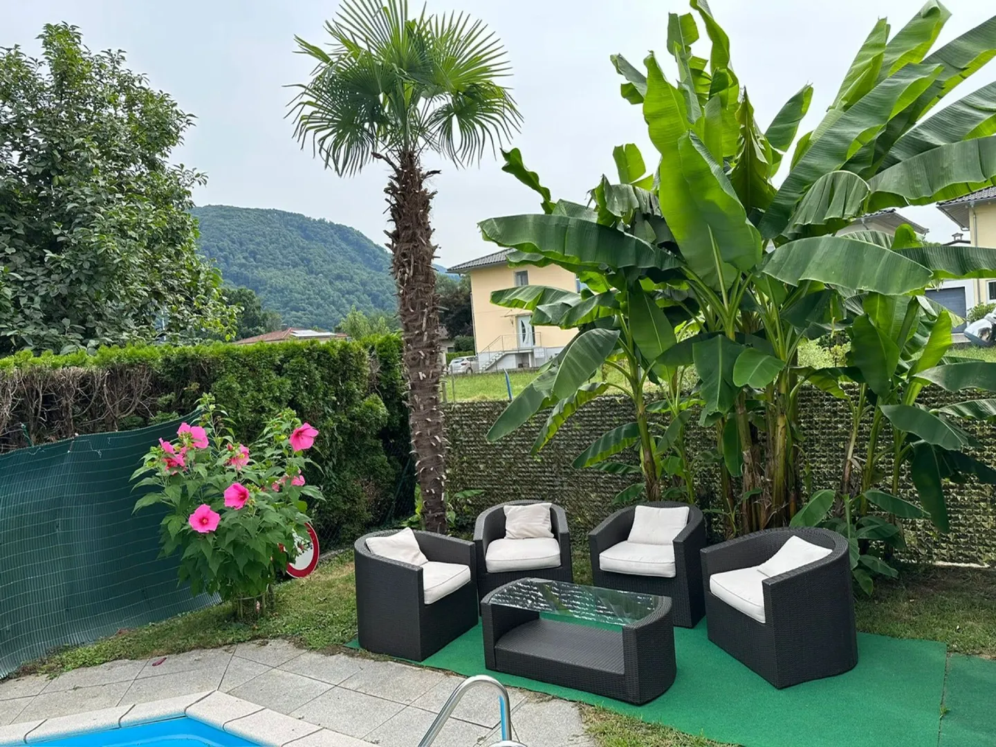 TOP 10114 VENDITA CASA INDIPENDENTE CON GIARDINO E PISCINA - Foto 3 di 9