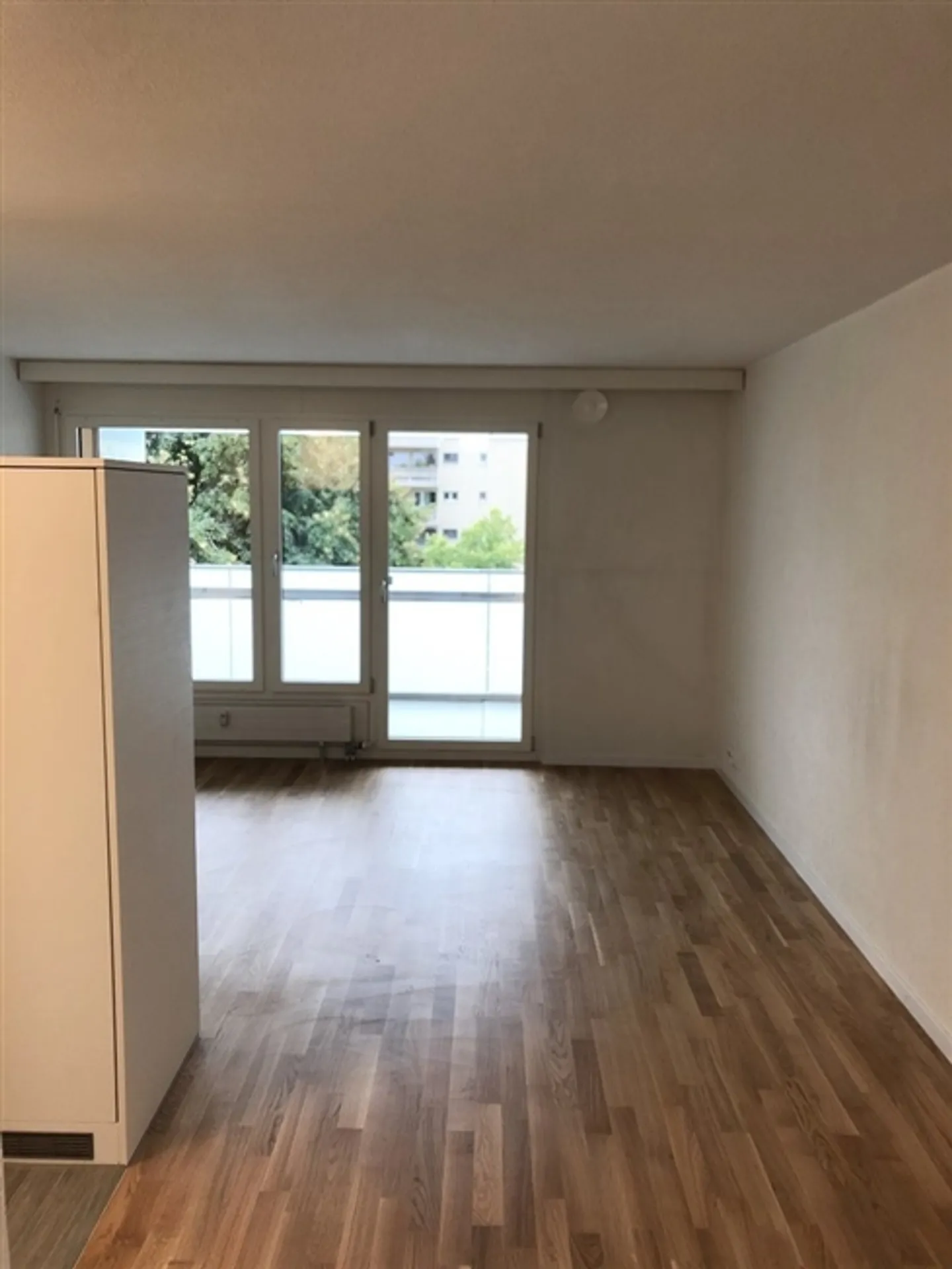 Apartment for rent - Photo 2 of 6