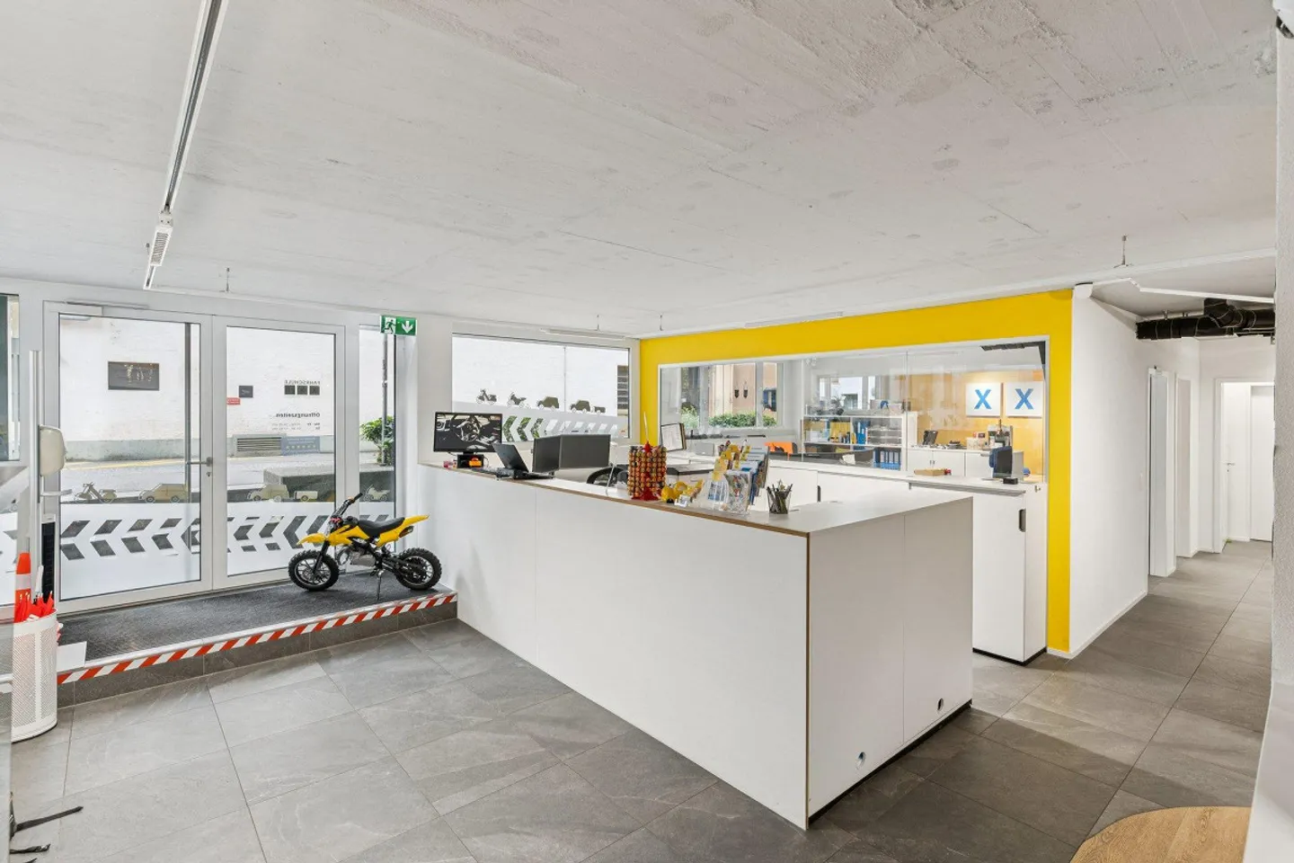 Spazio commerciale, ufficio o vendita centrale direttamente alla stazione di Zug - Foto 3 di 23