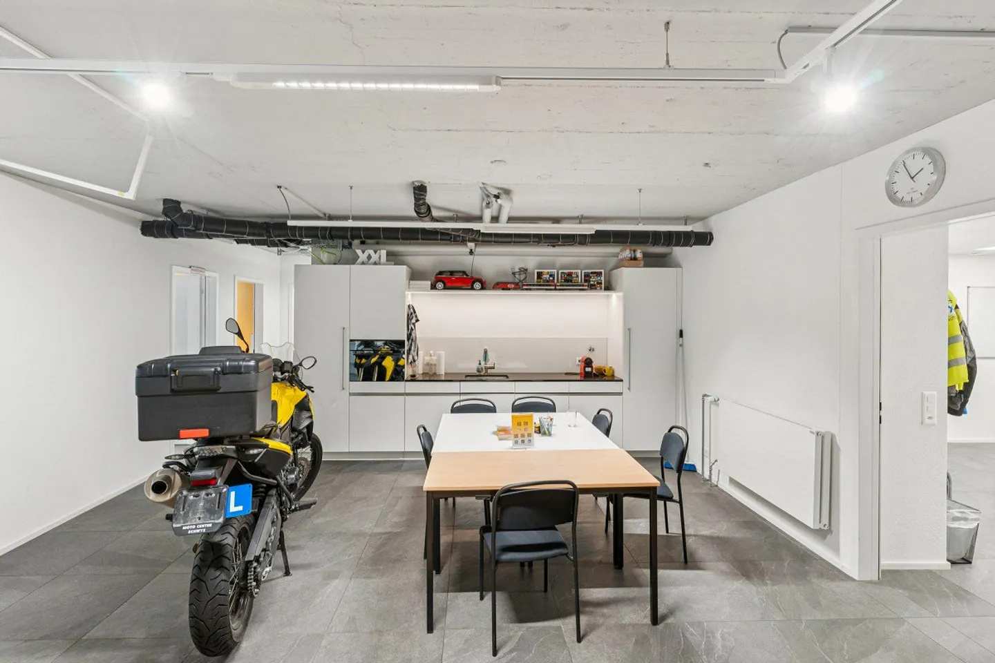 Spazio commerciale, ufficio o vendita centrale direttamente alla stazione di Zug - Foto 10 di 23