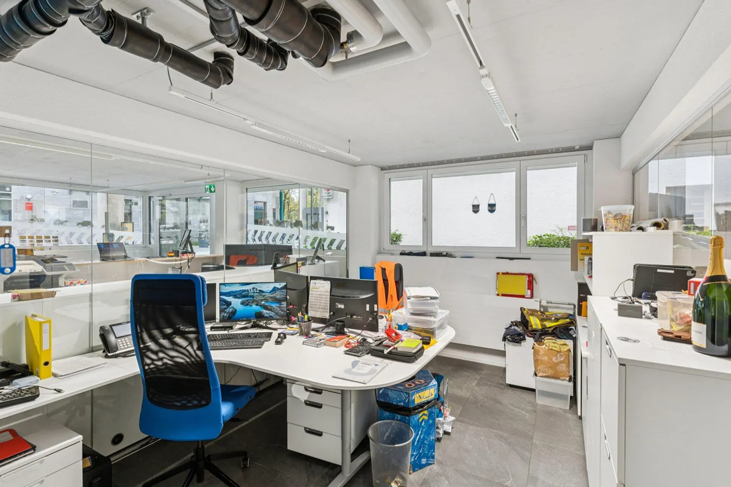 Spazio commerciale, ufficio o vendita centrale direttamente alla stazione di Zug - Foto 11 di 23