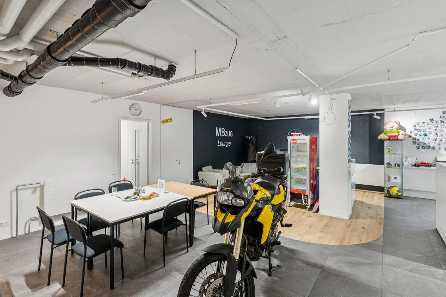 Spazio commerciale, ufficio o vendita centrale direttamente alla stazione di Zug - Foto 7 di 23