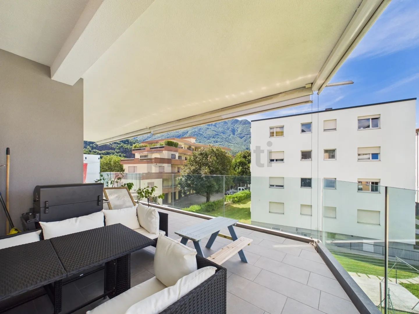 Appartement élégant de 4,5 pièces à Bellinzone avec terrasse de 30 m² - Photo 11 sur 13