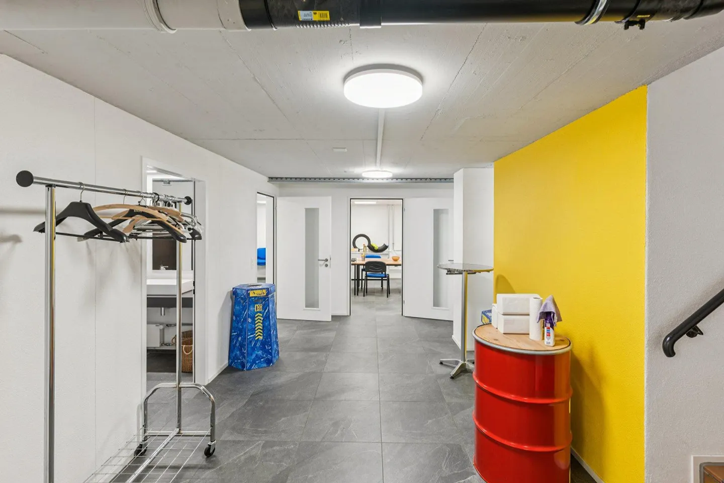 Spazio commerciale, ufficio o vendita centrale direttamente alla stazione di Zug - Foto 17 di 23