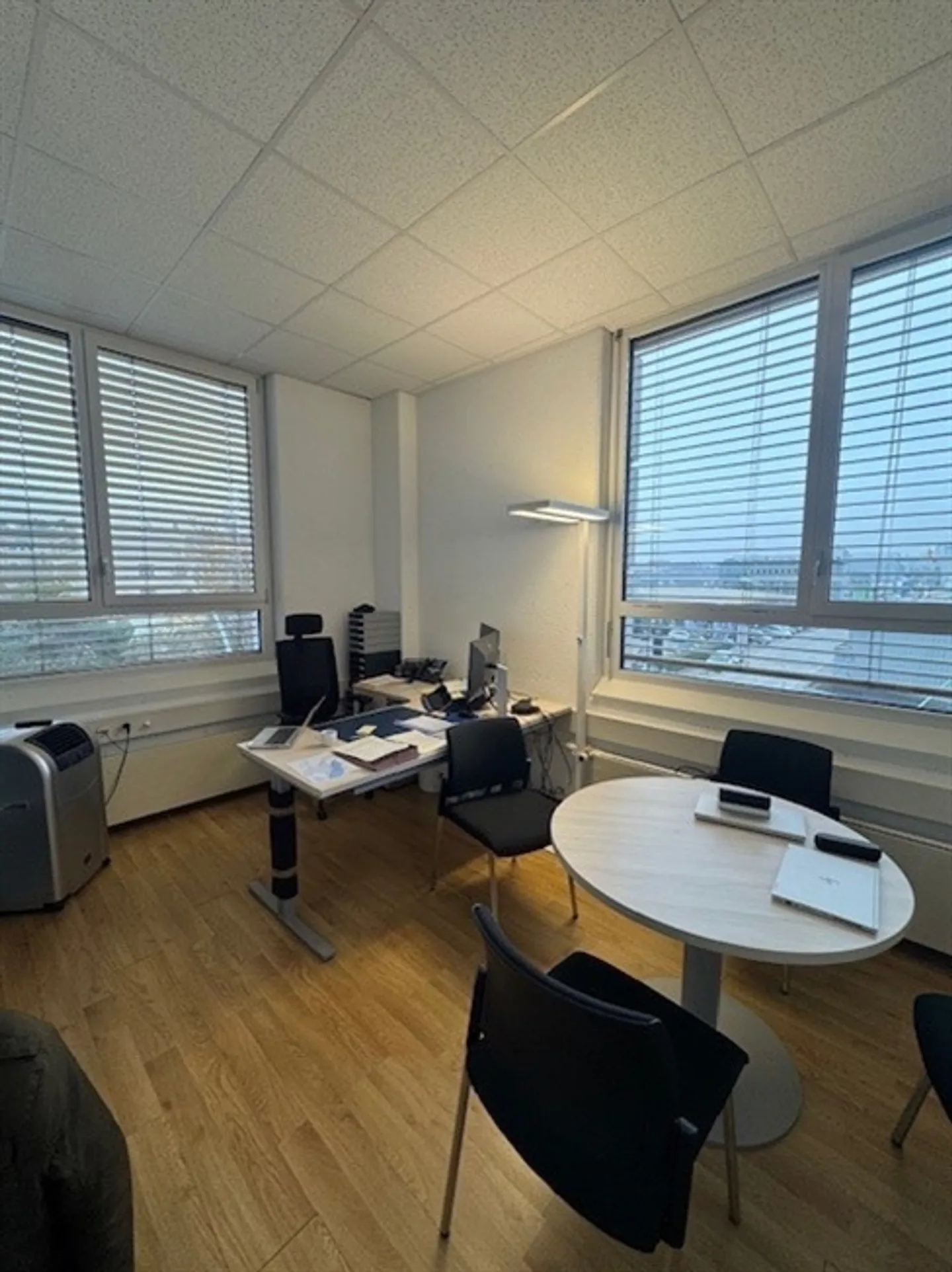 Commercial space for rent, Rue Baylon 2 bis, 1227 Geneva, Switzerland, in Geneva, Switzerland - Photo 2 of 7