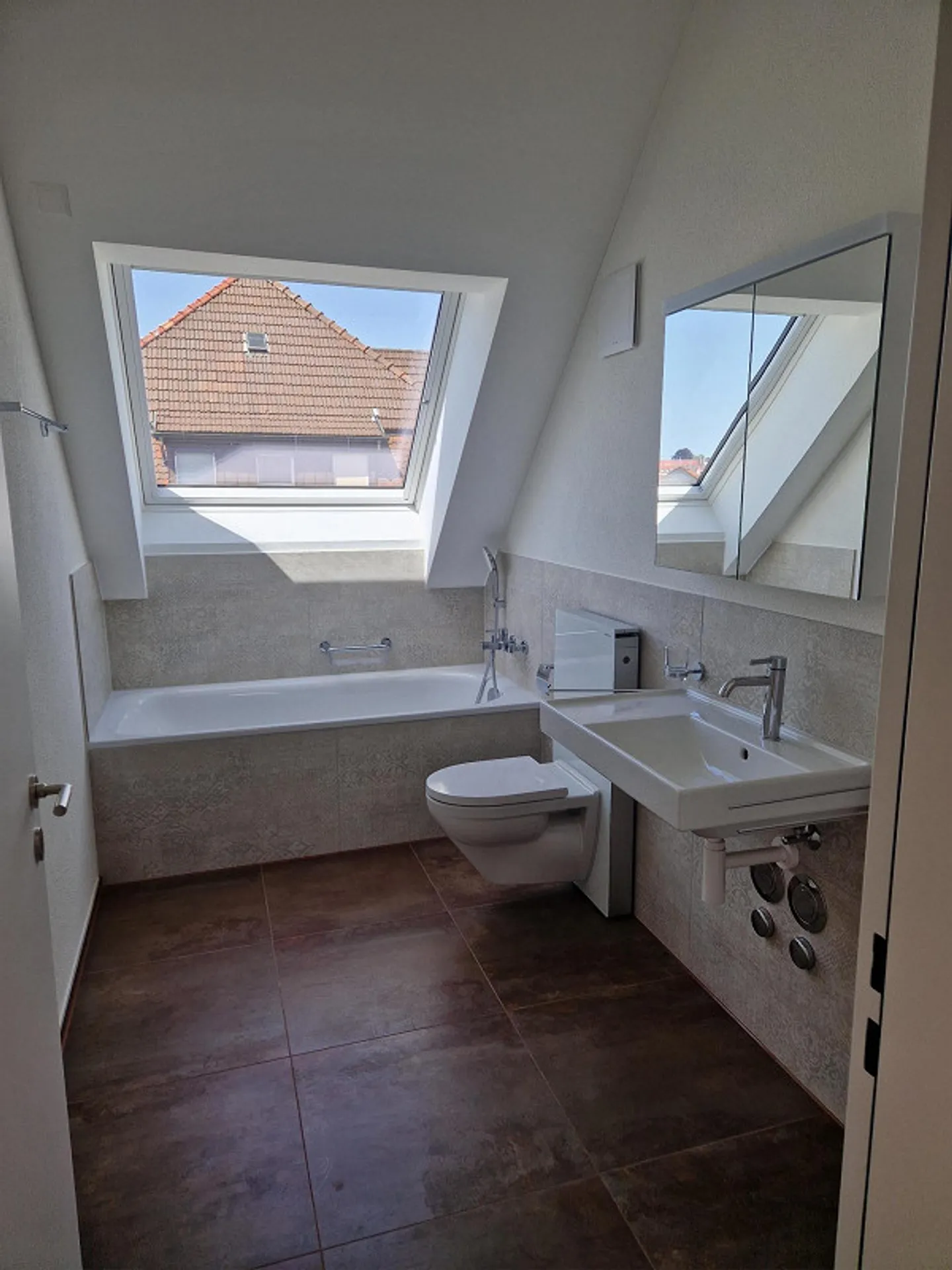Moderno appartamento mansardato di 4,5 locali con balcone a Wil - Foto 8 di 14