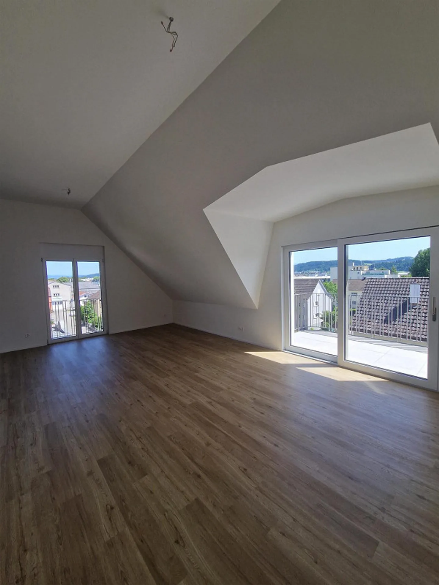 Moderno appartamento mansardato di 4,5 locali con balcone a Wil - Foto 4 di 14
