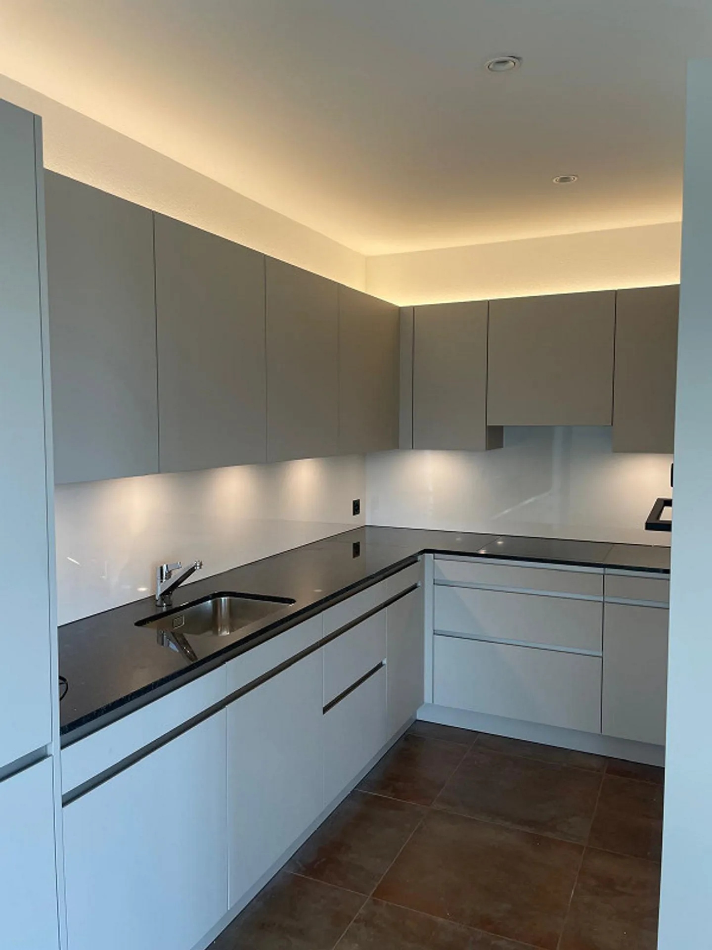 Moderno appartamento mansardato di 4,5 locali con balcone a Wil - Foto 5 di 14