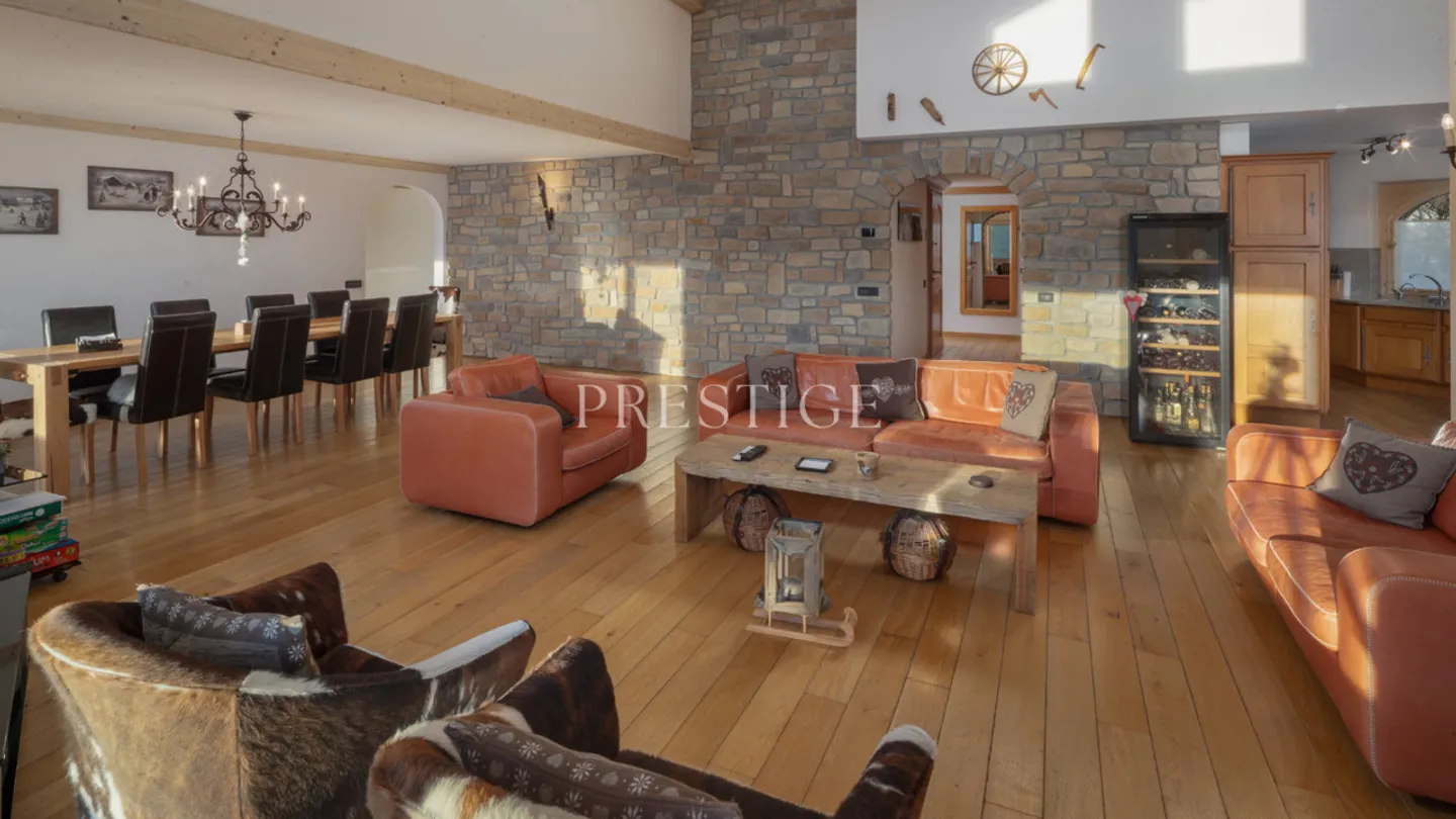 Charmante Wohnung nur wenige Schritte vom Zentrum von Crans-Montana entfernt - Foto 4 von 14