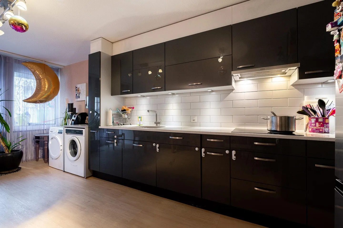 Geräumige 4,5-Zimmer-Wohnung mit Balkon im Stadtzentrum - Foto 5 von 9